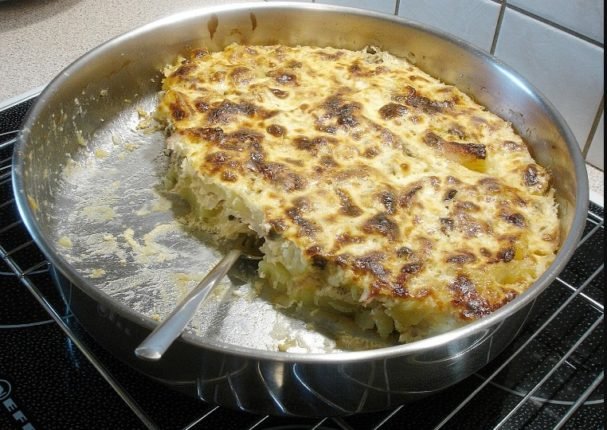 mousakas-me-penes-diaforetikos-mousakaas-fournou-sintages-eisaimonadikigr