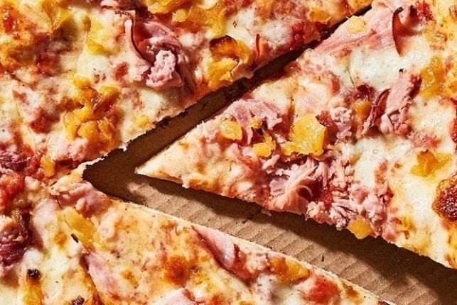 pitsa-me-kotopoulo-saltsa-barbeque-patates-pitses-zimi-pitsas-turi-sintages-eisaimonadikigr