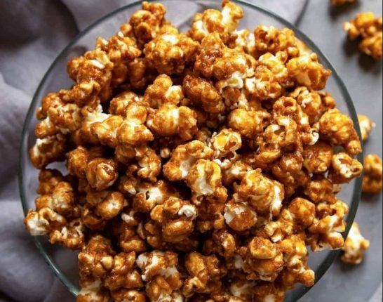 karamelomeno-pop-corn-me-karaela-glika-sintages-zaxaroplastiki-eisaimonadikigr