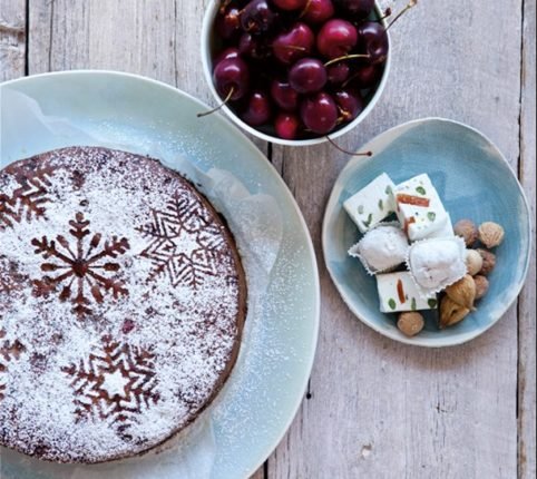 xristougenniatiko-keik-vanilias-sokolata-cake-glika-eisaimonadikigr