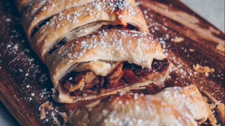 strudel-milou-strountel-milo-sfoliata-glika-zaxaroplastiki-eisaimonadikigr