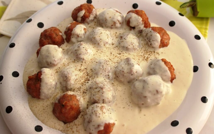 keftedakia-me-lefki-saltsa-keftedes-sintages-eisaimonadikigr