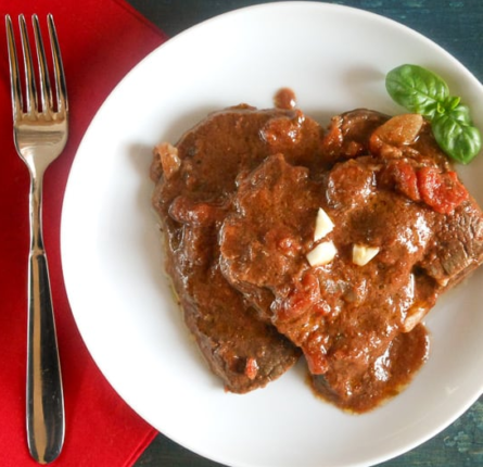 mosxari-sto-tigani-me-saltsa-italiki-sintagi-mageiriki-eisaimonadikigr