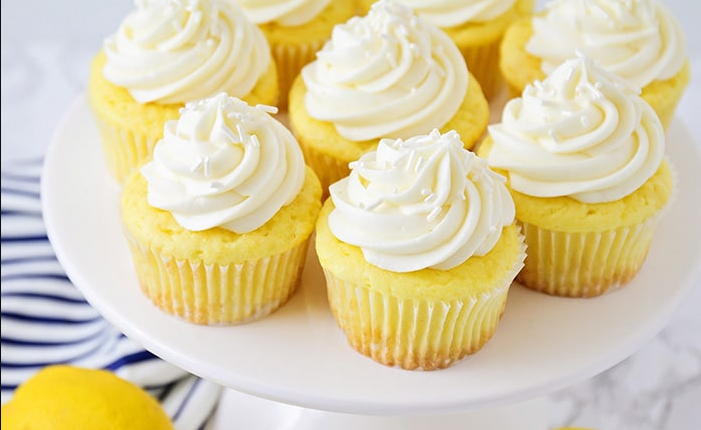 kekakia-lemoniou-me-lemoni-cupcakes-lemon-glika-keik-eisaimonadikigr