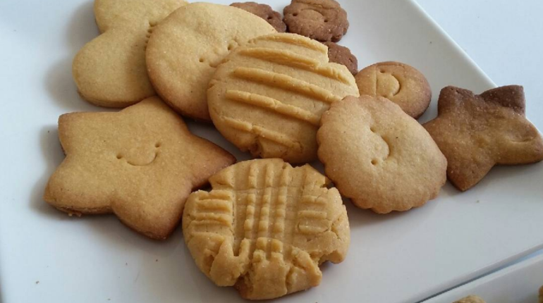 apla-koulourakia-gia-ton-kafe-mpiskotakia-kafes-mpiskota-glika-eukola-eisaimonadikigr