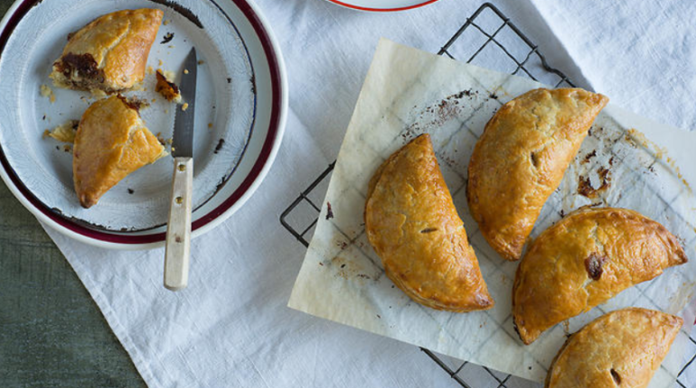 eukola-eliopitakia-nistisima-pitakia-me-elia-sintages-nistisimes-mageiriki-eisaimonadikigr