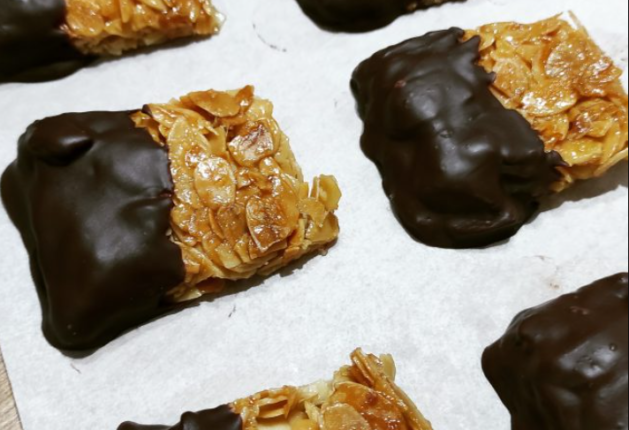 sokolatenies-florentines-me-sokolata-amugdala-gluko-glika-eukola-eisaimonadikigr