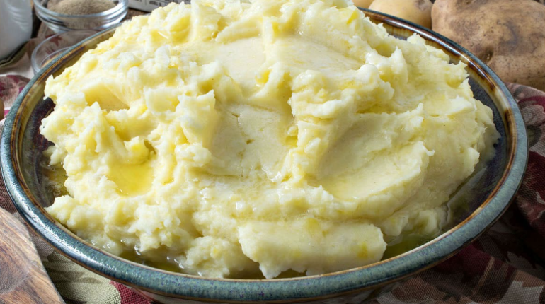 spitiki-skordalia-me-patata-patates-eukoles-sintages-mageiriki-eisaimonadikigr