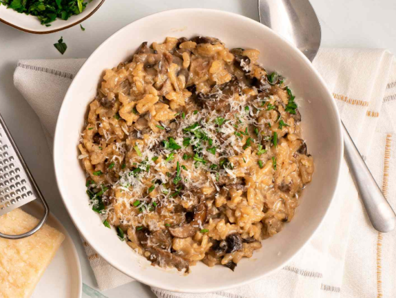 giortino-rizoto-xristougenniatiki-sintagi-ruzi-galopoula-lemoni-leuko-krasi-eisaimonadikigr