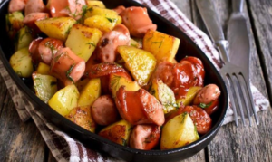 patates-me-loukanika-kai-piperies-ston-fourno-suntages-mageiriki-eisaimonadikigr