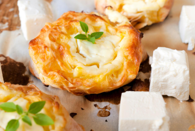 viral-tyropita-me-feta-giaourti-sintages-eisaimonadikigr